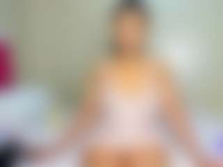 Live cam show with kinkytalia - Average on Camsoda