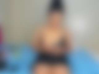 Live cam show with kinkytalia - Average on Camsoda
