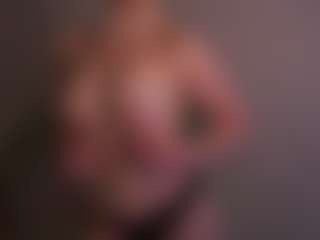 Live cam show with SofieBloom - Average on Soda Cam