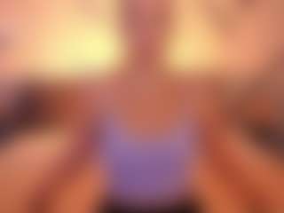 Live cam show with SofieBloom - Control on Camversity