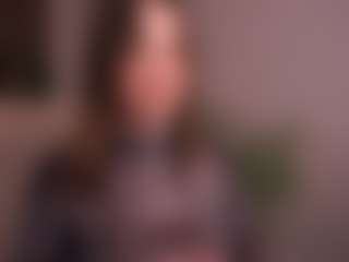 Live cam show with SofieBloom - Average on WildCum