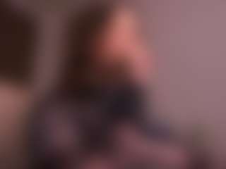 Live cam show with SofieBloom - Average on Camsoda