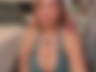 Live cam show with SpikedBella - Strip on fuklive.com