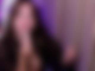 Live-Cam-Show mit AlexaAyme - Nipple Piercings auf Camsoda