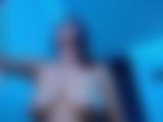 amber-24 MILF webcam performer live streaming