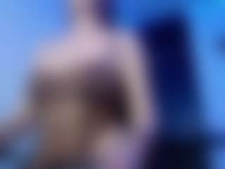 Live cam show with amber-24 - Striptease MILF on Camsoda