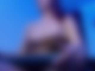 Live cam show with amber-24 - Facial Piercings on studioflirtlive.com