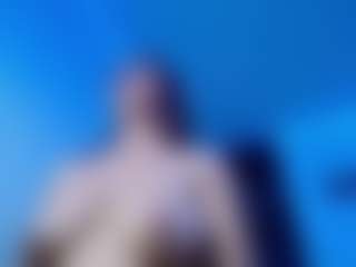Live cam show with amber-24 - Striptease MILF on Camsoda