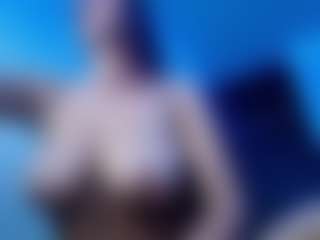 Live cam show with amber-24 - Public Mature on Milfs Live