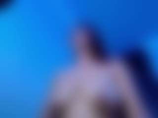 Live cam show with amber-24 - Public MILF on CamSodaAdn