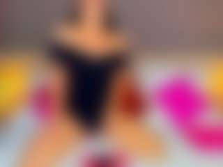 Live cam show with Dayana-Bianco - Skinny MILF on Camsoda