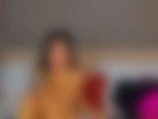 Live cam show with Dayana-Bianco - Brown Hair Petite on Camsoda