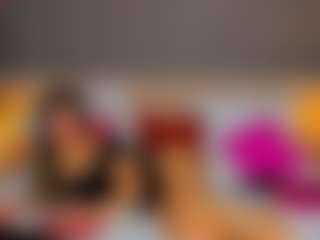 Live cam show with Dayana-Bianco - Brown Hair MILF on CamwithHer