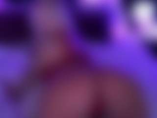 Live cam show with GraceHotDavies - Living Room on live.xheat.ai