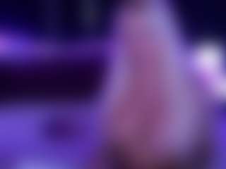 Live cam show with GraceHotDavies - Squirt on Dolls Live