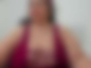 Live cam show with Andrea-curvy1 - Thick on Hubzter Live