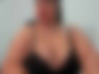 Live cam show with Andrea-curvy1 - Thick on Free Soda