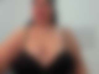 Live cam show with Andrea-curvy1 - Longhair on mypornchat.com