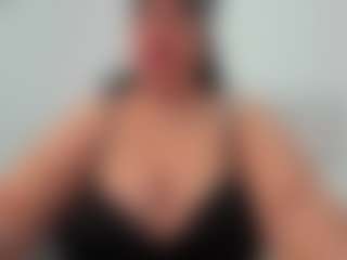 Andrea-curvy1 MILF webcam performer live streaming