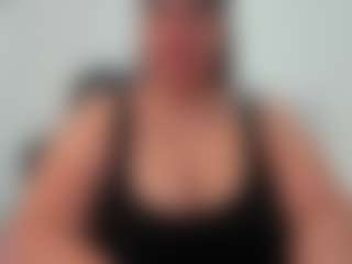 Live cam show with Andrea-curvy1 - Hairy Young Adult on AdultVida.com