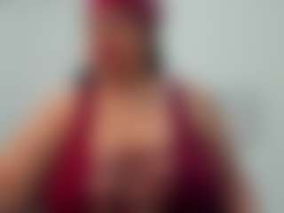 Live cam show with Andrea-curvy1 - Ass Bouncing on madthumbs