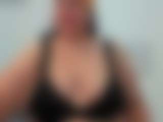 Andrea-curvy1's Live Sex Cam Show