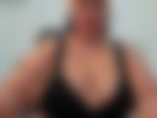 Andrea-curvy1's Live Sex Cam Show