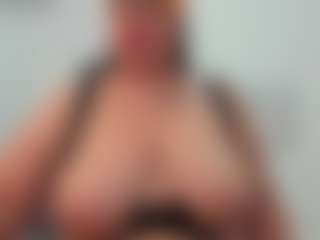 Andrea-curvy1's Live Sex Cam Show