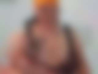 Live cam show with Andrea-curvy1 - Hairy Armpits on Camsoda