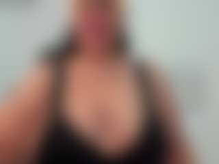 Live cam show with Andrea-curvy1 - Hairy Armpits on Camsoda