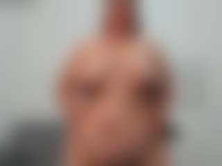 Andrea-curvy1 MILF webcam performer live streaming