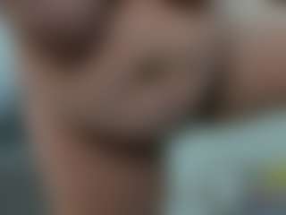 Andrea-curvy1 MILF webcam performer live streaming