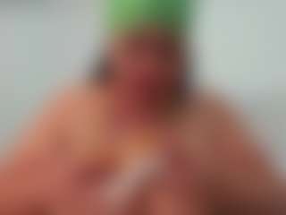 Live cam show with Andrea-curvy1 - Longhair on mypornchat.com