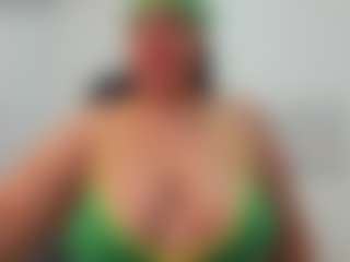 Live cam show with Andrea-curvy1 - Longhair on makecum.org