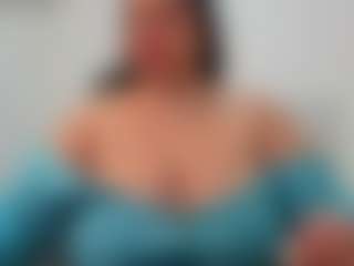 Live cam show with Andrea-curvy1 - Phatass on Camsoda