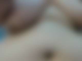 Live cam show with Andrea-curvy1 - Longhair on Camsoda