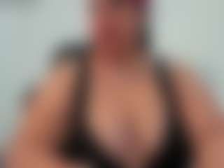 Live cam show with Andrea-curvy1 - Hairy on luckytryst.com