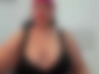 Live cam show with Andrea-curvy1 - Role Play MILF on luckytryst.com