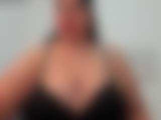 Live cam show with Andrea-curvy1 - Hairy Pussy on Soda Cam