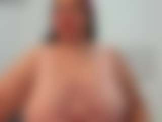 Live cam show with Andrea-curvy1 - Hairy on liverealitysex.com