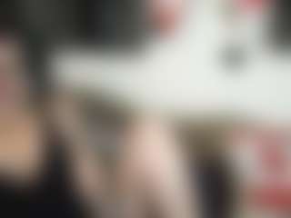 Live cam show with MissyDee - Public Mature on Dare Cams