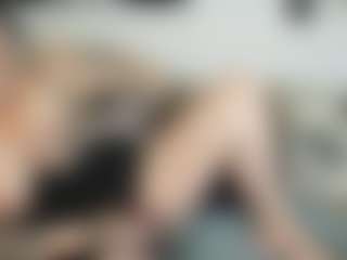 MissyDee MILF webcam performer live streaming