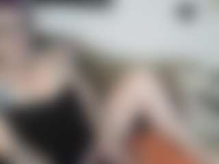 Live cam show with MissyDee - Queen on AdultVida.com