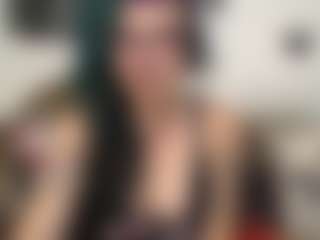 MissyDee MILF webcam performer live streaming