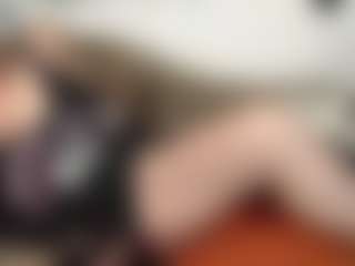 Live cam show with MissyDee - Altgirl on Latina Girls