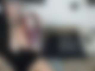 Live cam show with MissyDee - Moaning on intimatelivegirls.com