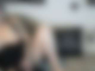 Live cam show with MissyDee - Nipple Piercings on PervPlay.com