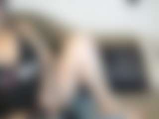 Live cam show with MissyDee - Altgirl on liverealitysex.com