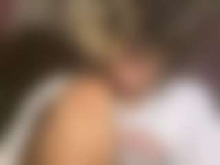 Live cam show with universethadon - Smoking on Hubzter Live