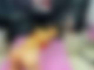 Live-Cam-Show mit HornyRouse - Ass Clapping auf Camsoda